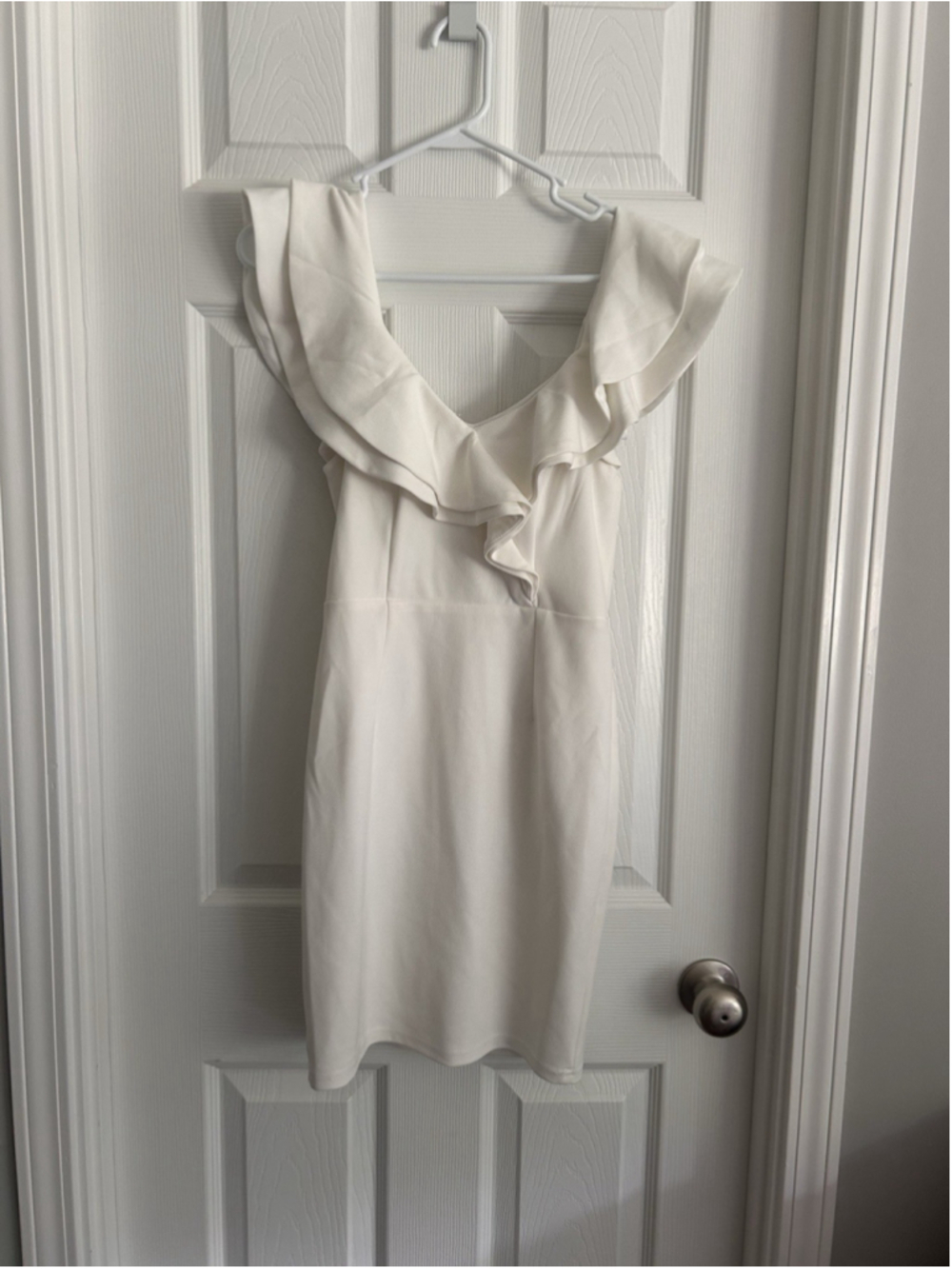Selfie Leslie White Ruffle Dress Off The Shoulder Size M